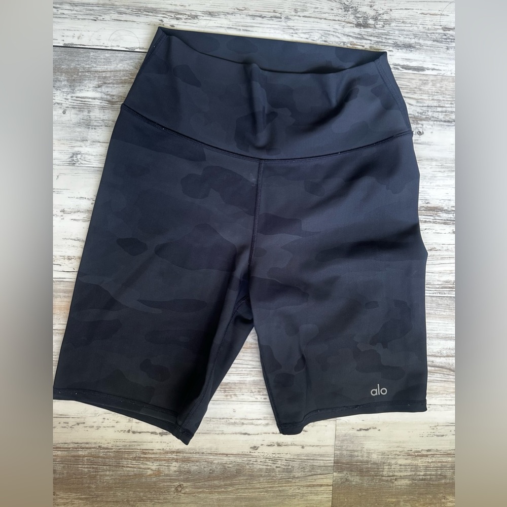 Alo yoga bike shorts